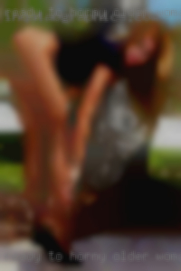 Ready to horny older woman in Michigan have fun, easy to  talk to.